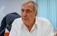 Милан Јовановић и даље чека одштету за паљење куће, док се опструкције и понижења у судници настављају Милан Јовановић и даље чека одштету за паљење куће, док се опструкције и понижења у судници настављају